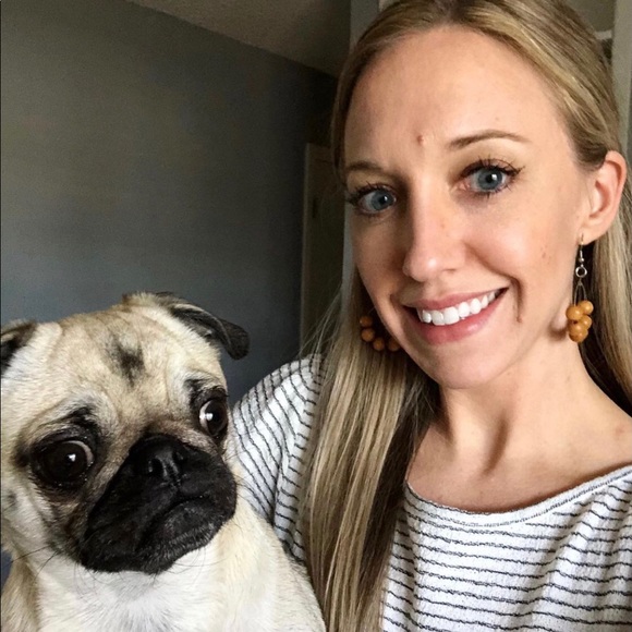 Meet your Posher, Danielle - Picture 1 of 1